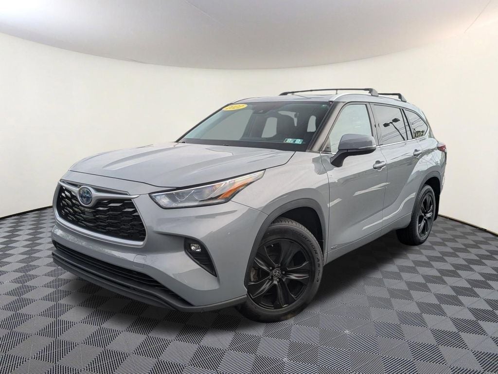 2022 Toyota Highlander Hybrid Bronze Edition