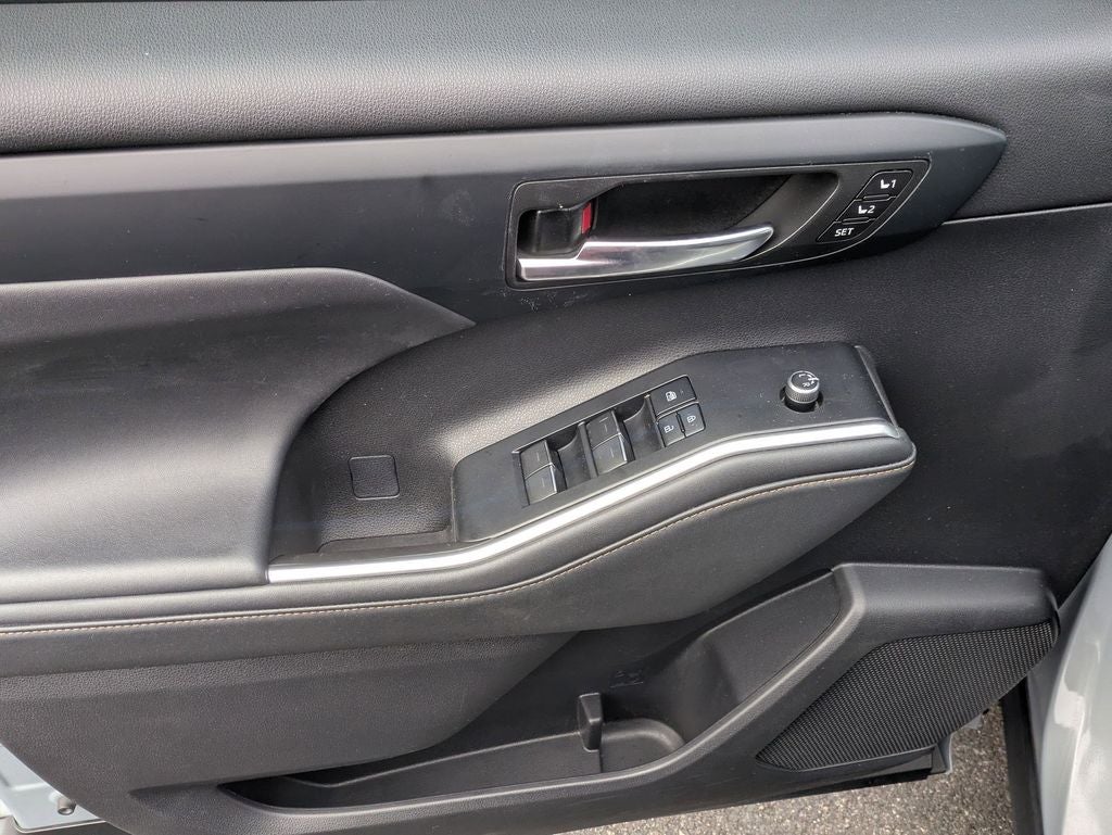 2022 Toyota Highlander Hybrid Bronze Edition
