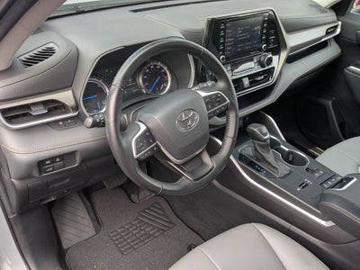 2022 Toyota Highlander Hybrid Bronze Edition