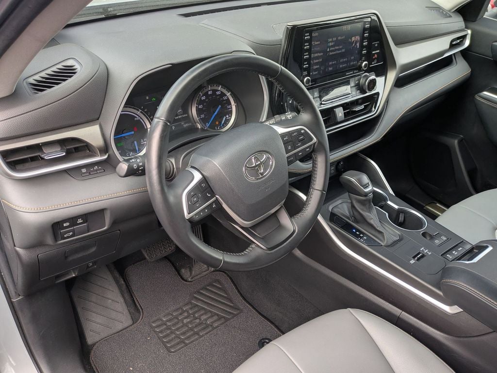 2022 Toyota Highlander Hybrid Bronze Edition