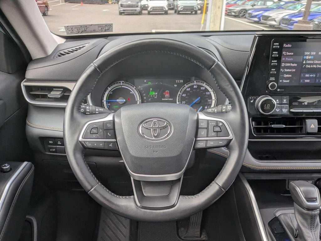 2022 Toyota Highlander Hybrid Bronze Edition
