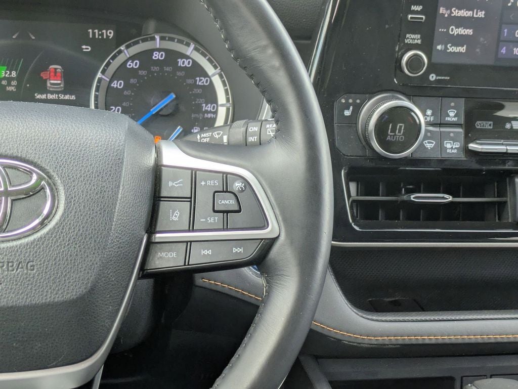 2022 Toyota Highlander Hybrid Bronze Edition