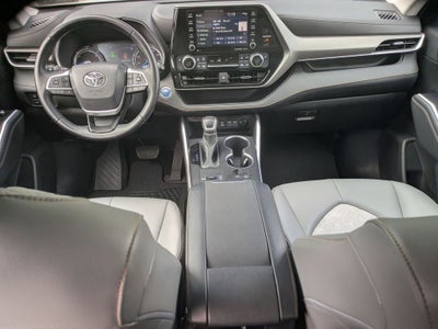 2022 Toyota Highlander Hybrid Bronze Edition