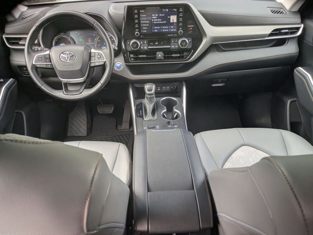 2022 Toyota Highlander Hybrid Bronze Edition