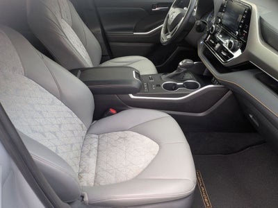 2022 Toyota Highlander Hybrid Bronze Edition