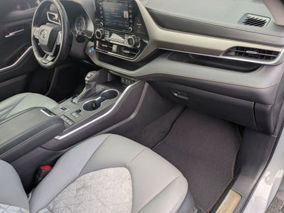2022 Toyota Highlander Hybrid Bronze Edition