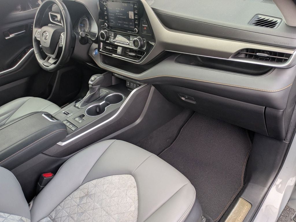 2022 Toyota Highlander Hybrid Bronze Edition