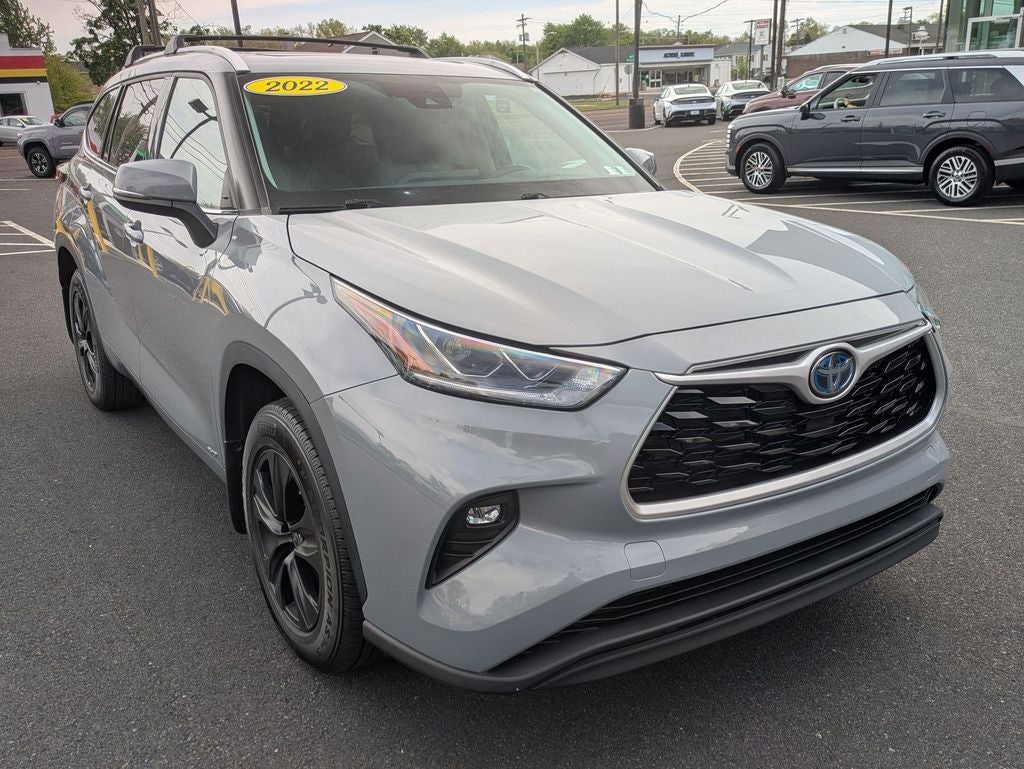 2022 Toyota Highlander Hybrid Bronze Edition