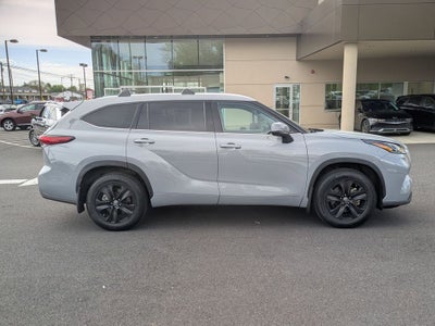 2022 Toyota Highlander Hybrid Bronze Edition