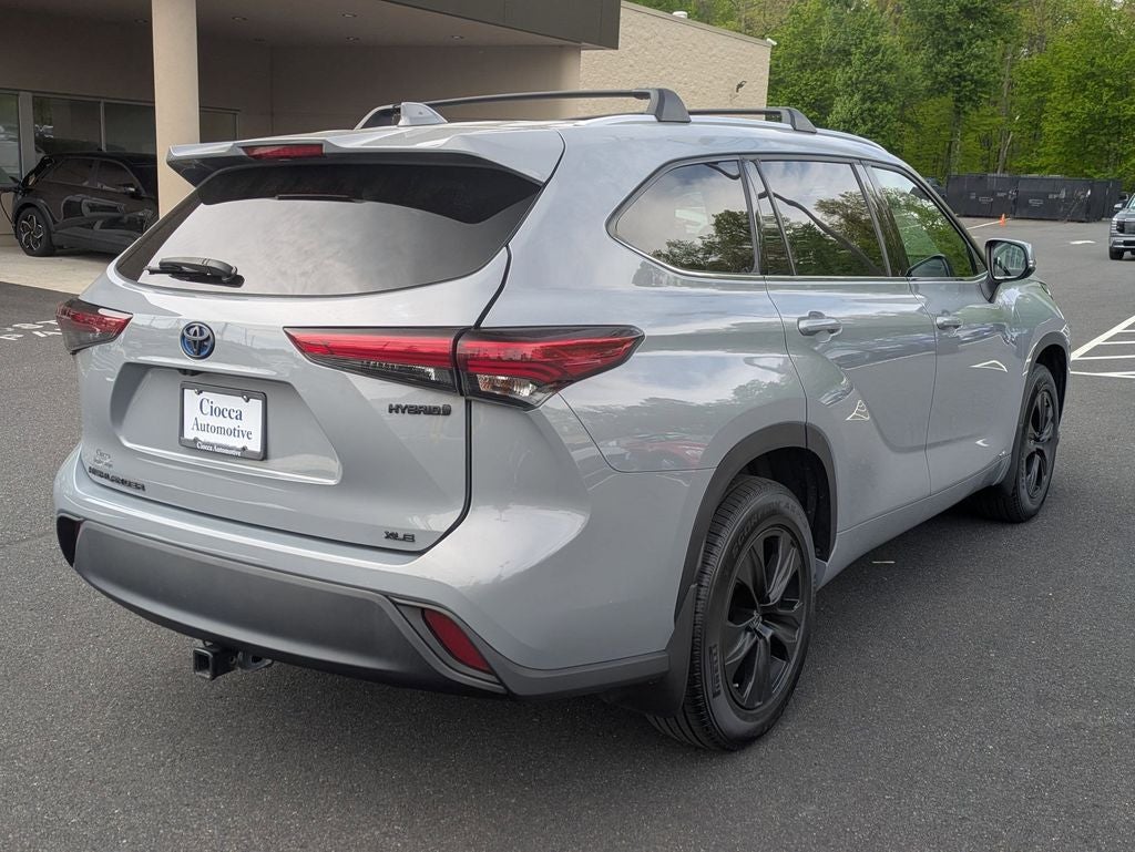 2022 Toyota Highlander Hybrid Bronze Edition