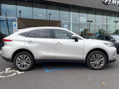 2023 Toyota Venza XLE