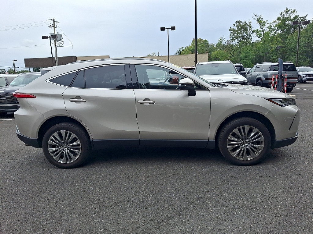 2023 Toyota Venza XLE