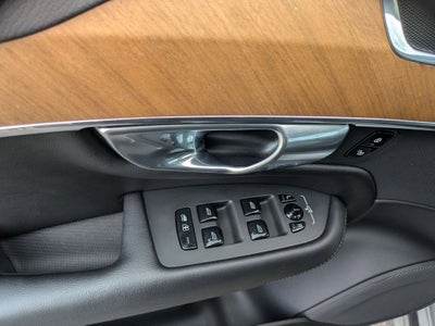 2023 Volvo XC90 B5 Plus