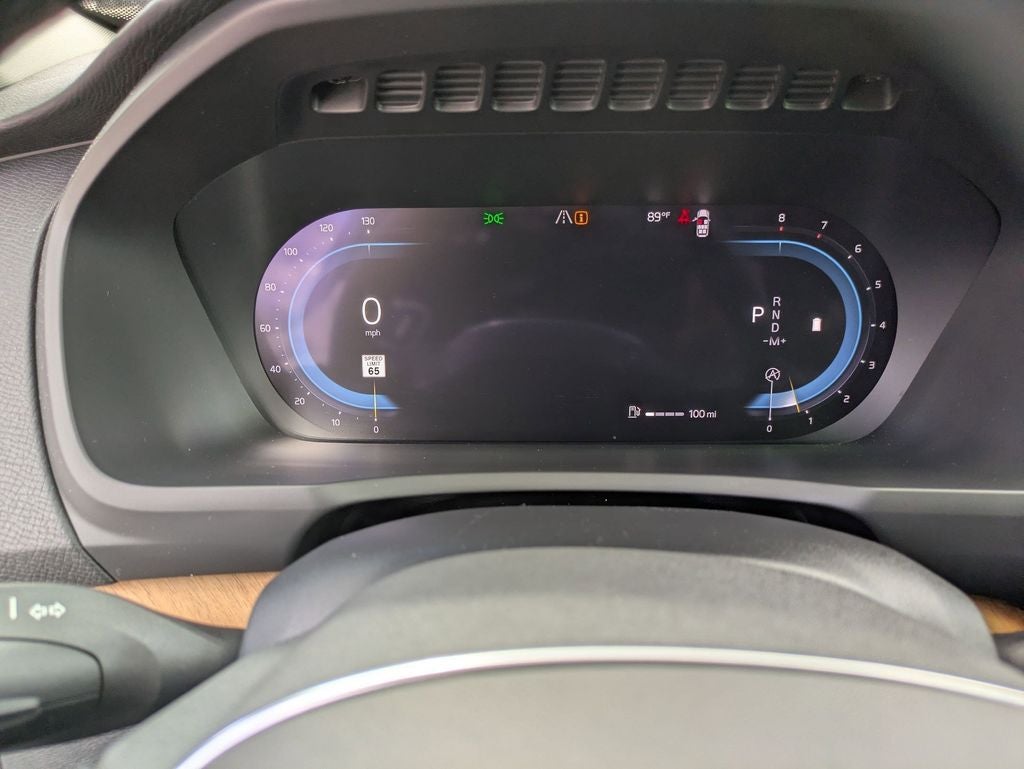 2023 Volvo XC90 B5 Plus