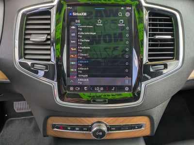 2023 Volvo XC90 B5 Plus