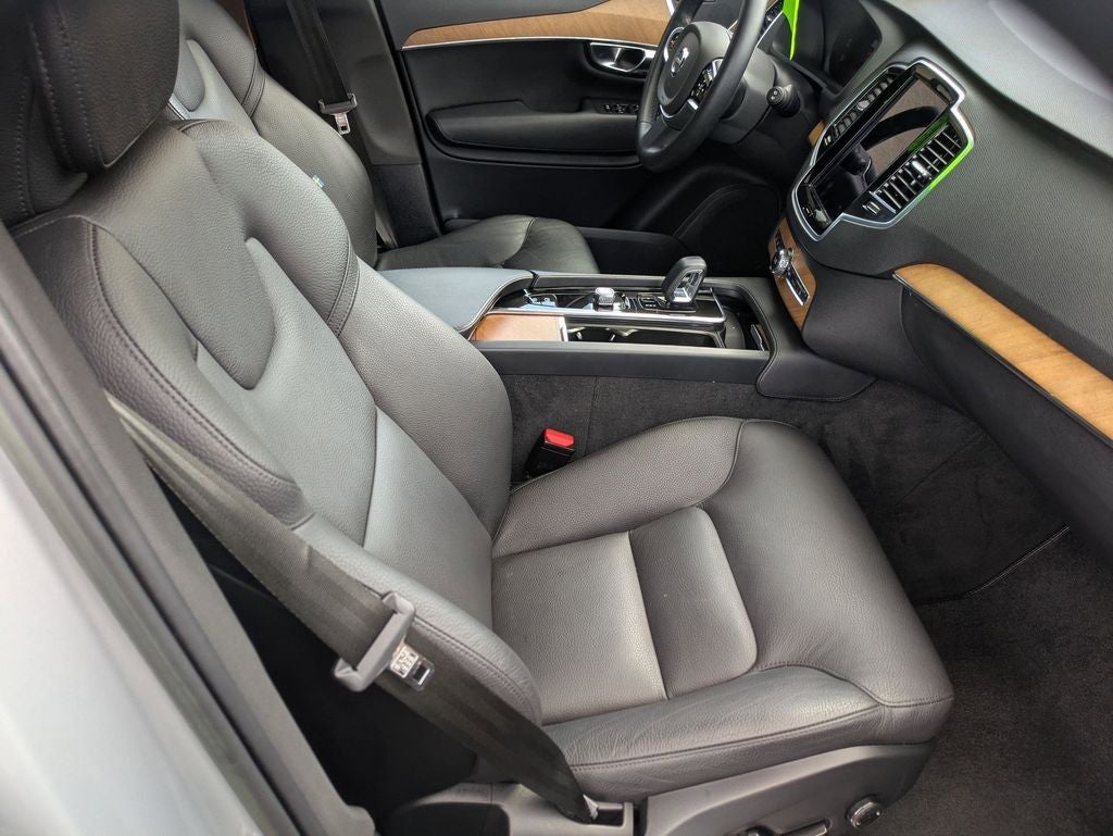 2023 Volvo XC90 B5 Plus