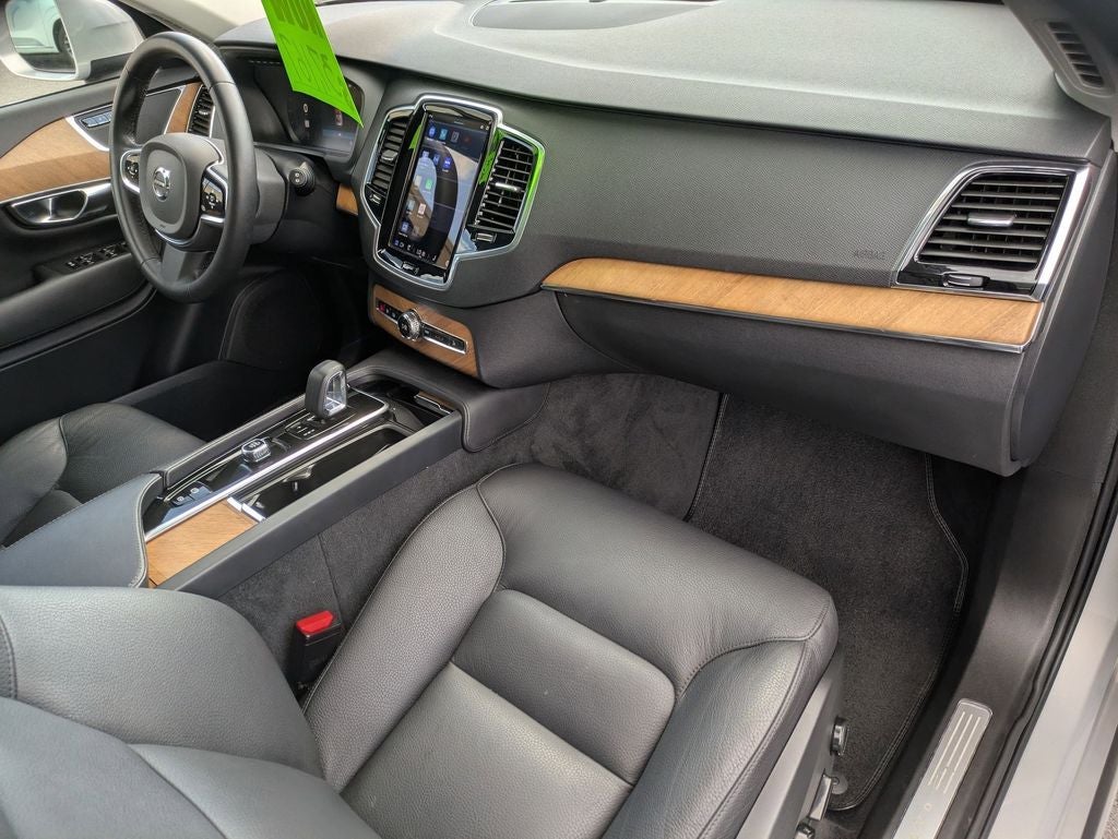 2023 Volvo XC90 B5 Plus