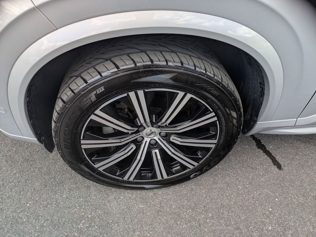 2023 Volvo XC90 B5 Plus