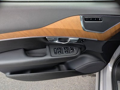 2023 Volvo XC90 B5 Plus