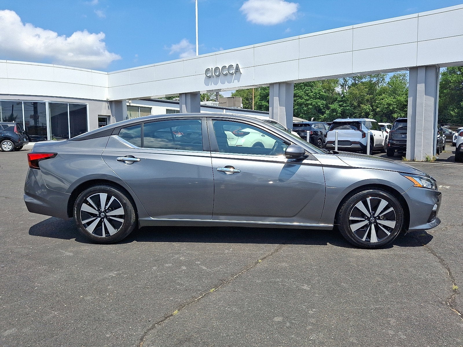 2022 Nissan Altima 2.5 SV