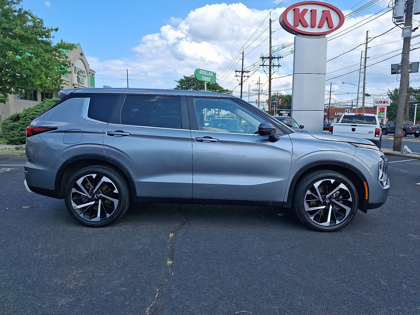 2022 Mitsubishi Outlander SE