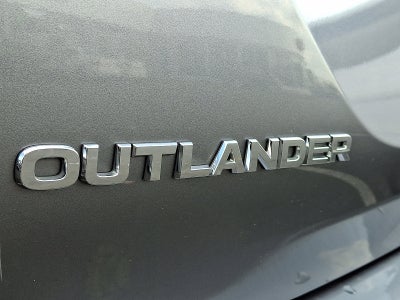 2022 Mitsubishi Outlander SE
