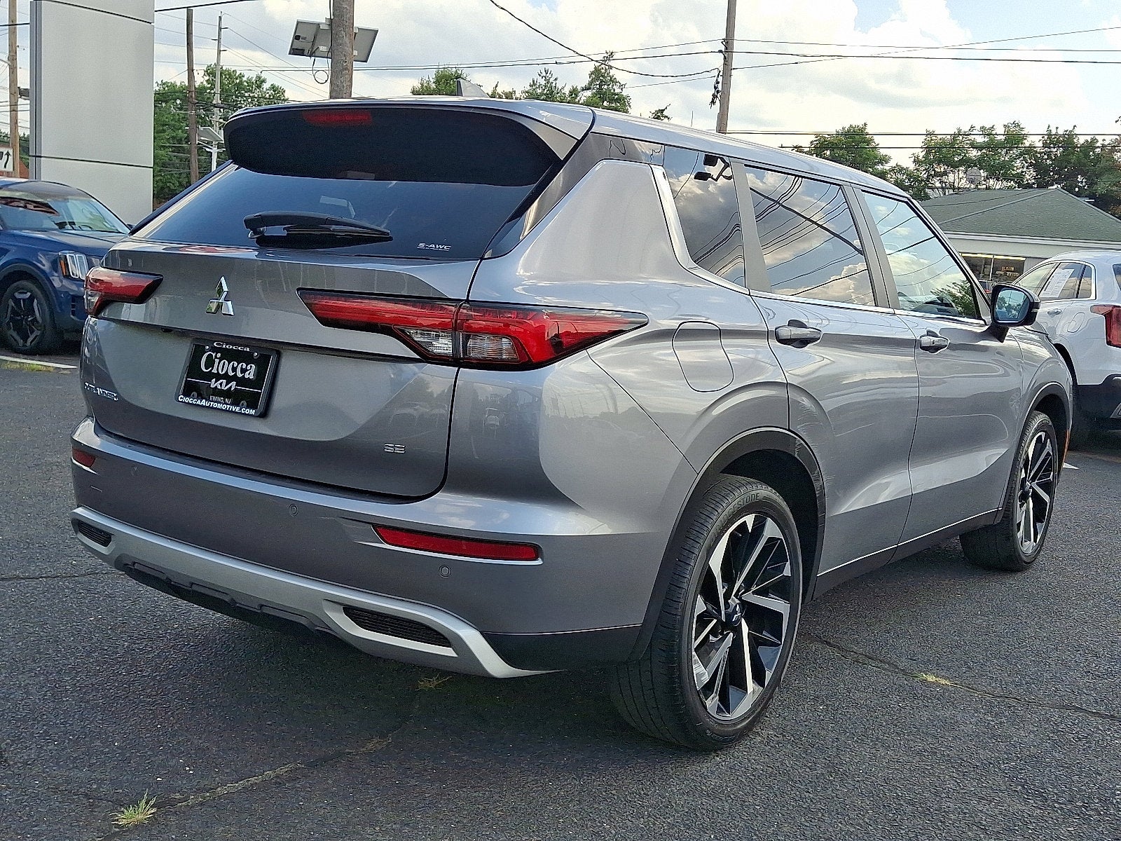 2022 Mitsubishi Outlander SE