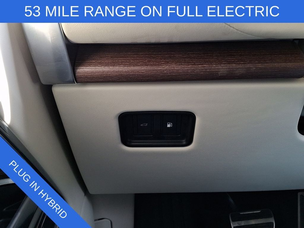 2025 Land Rover Range Rover Plug-In Hybrid SE