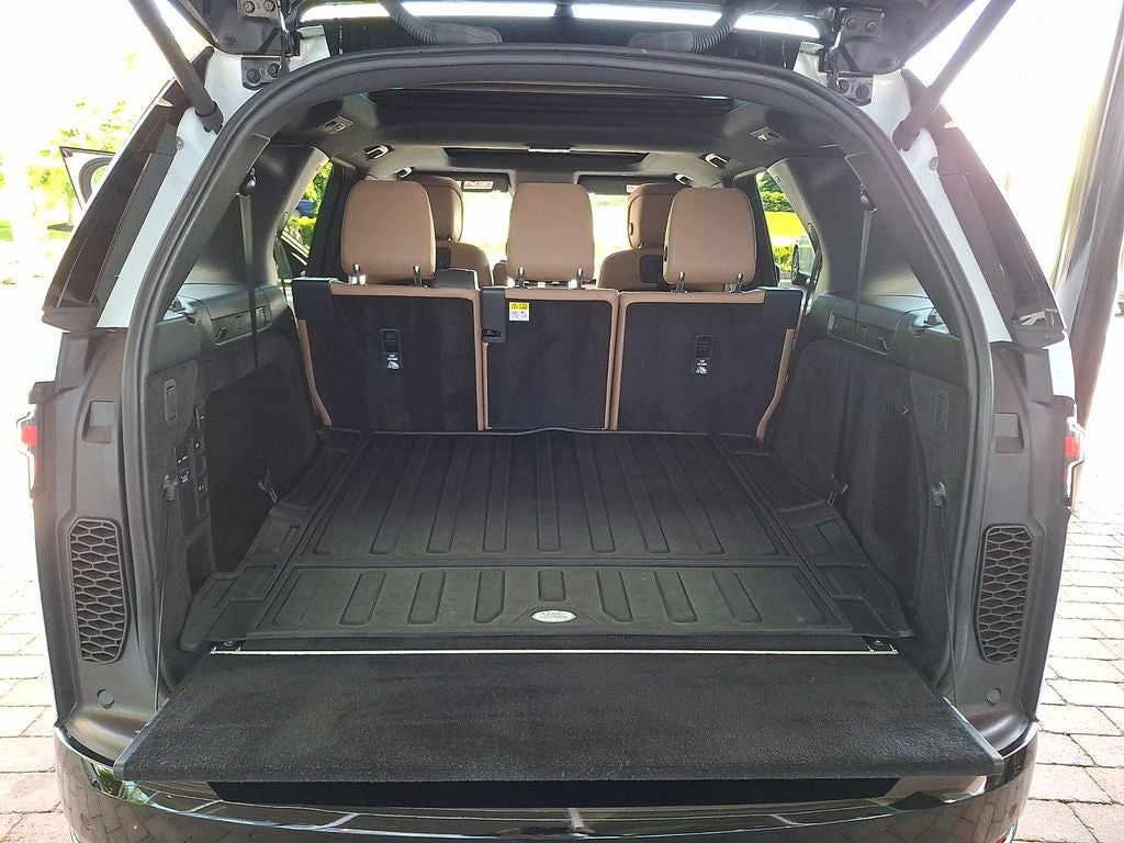 2023 Land Rover Discovery S R-Dynamic