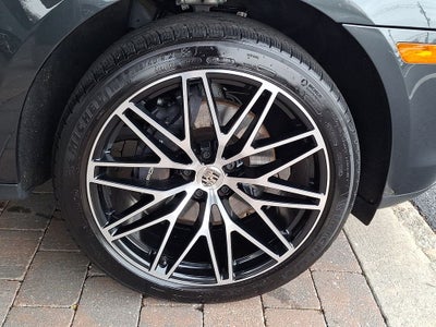 2024 Porsche Macan Base