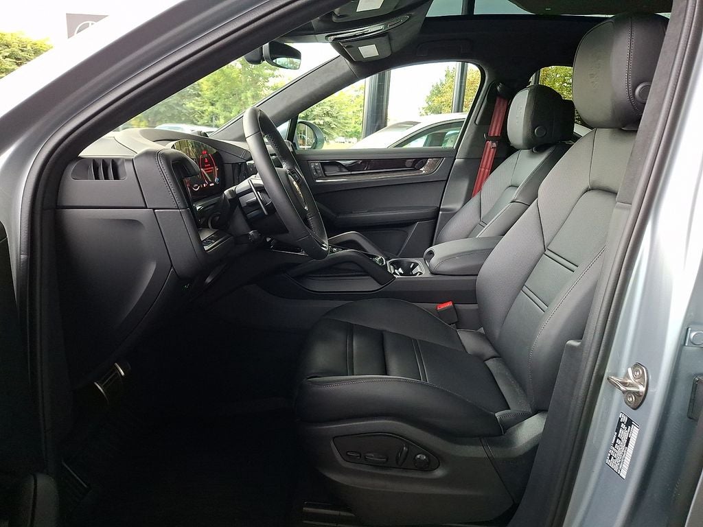 2026 Porsche Cayenne Coupe GTS