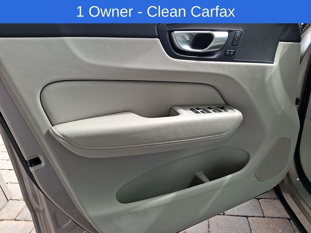 2024 Volvo XC60 B5 Plus Dark Theme