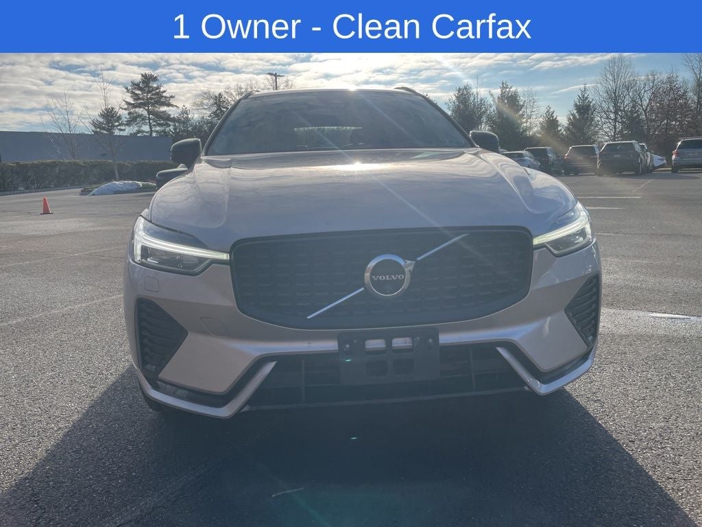 2024 Volvo XC60 B5 Plus Dark Theme