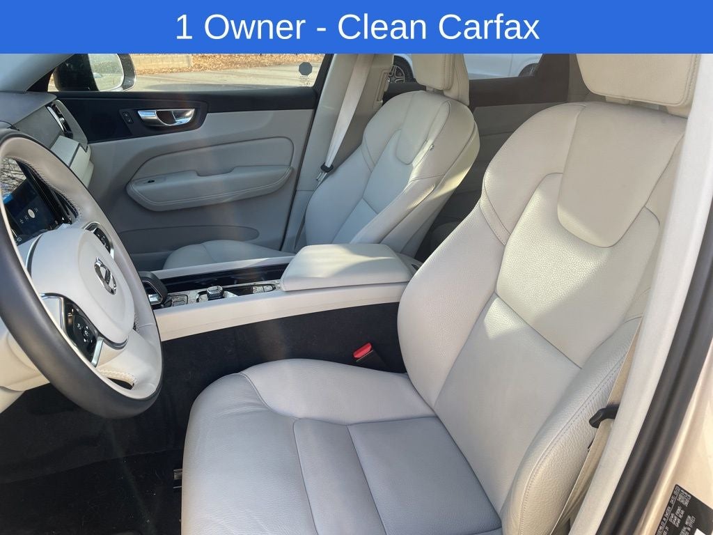 2024 Volvo XC60 B5 Plus Dark Theme