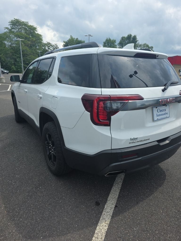2022 GMC Acadia AT4