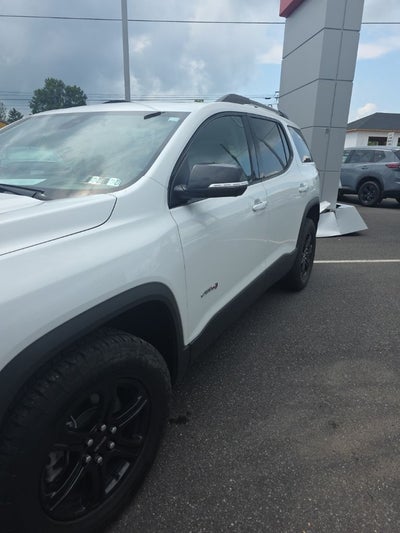2022 GMC Acadia AT4
