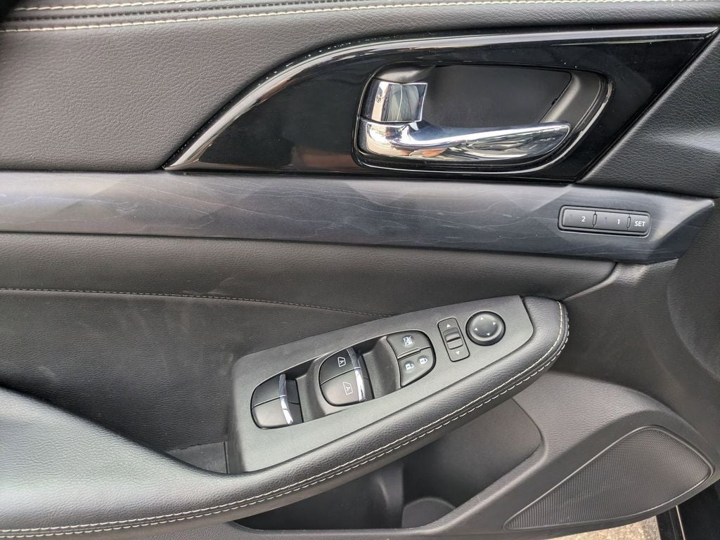 2023 Nissan Maxima Platinum
