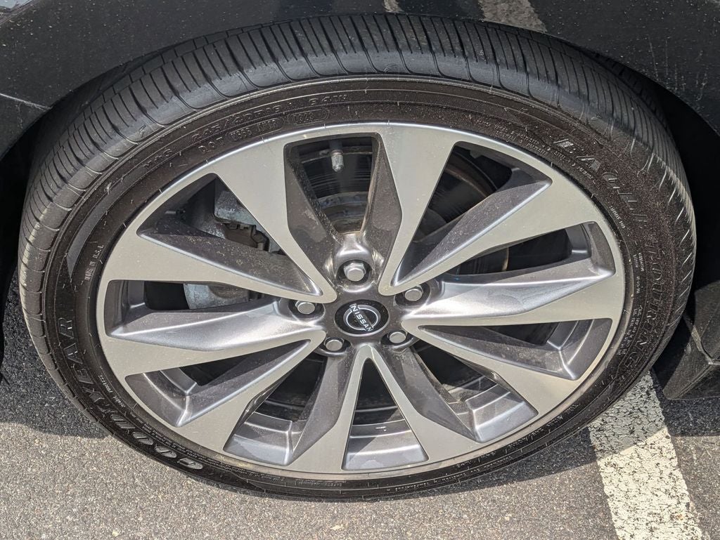 2023 Nissan Maxima Platinum