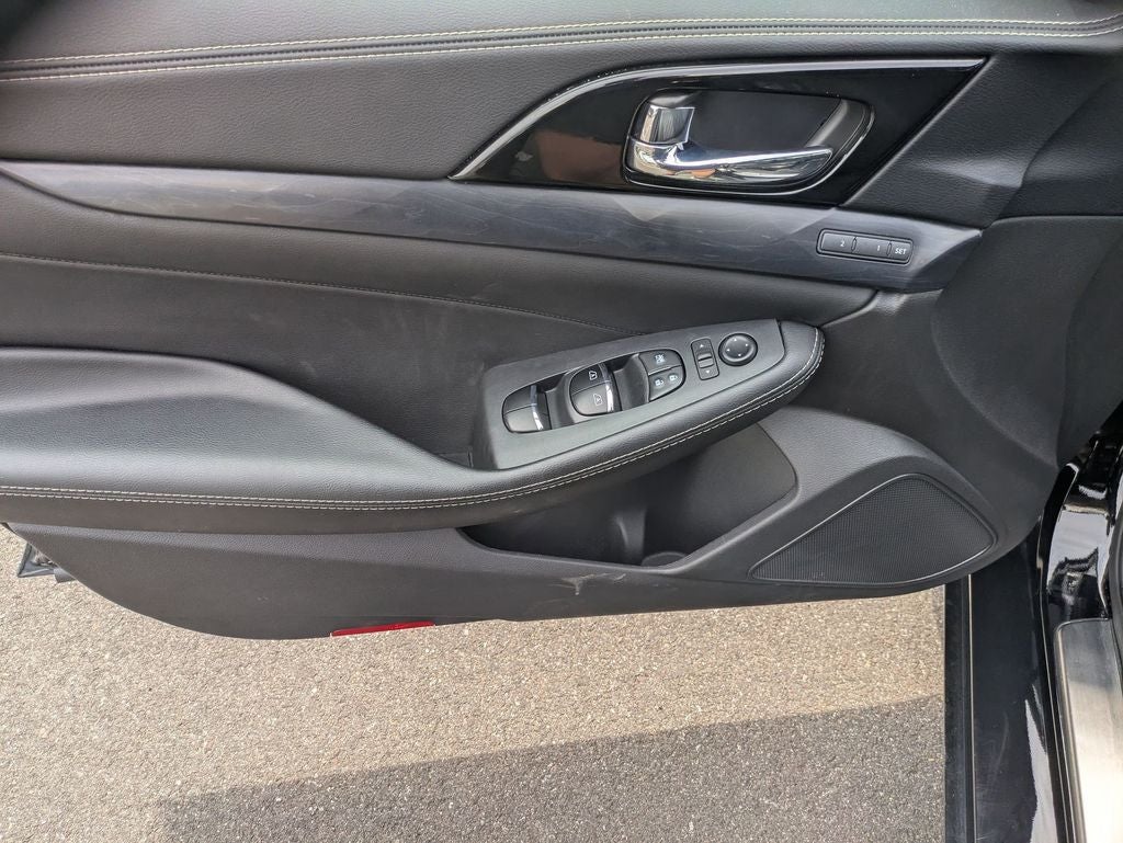 2023 Nissan Maxima Platinum