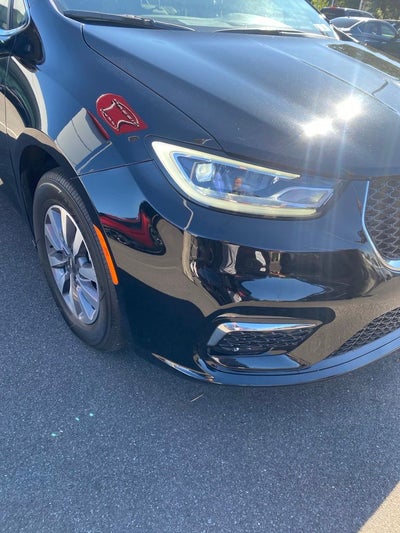 2025 Chrysler Pacifica Hybrid Select