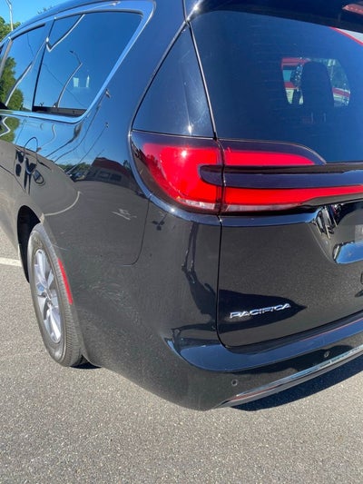 2025 Chrysler Pacifica Hybrid Select
