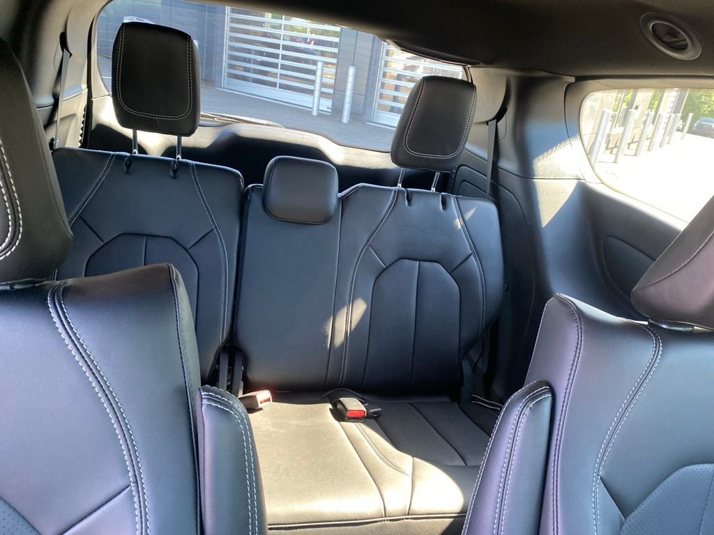 2025 Chrysler Pacifica Hybrid Select