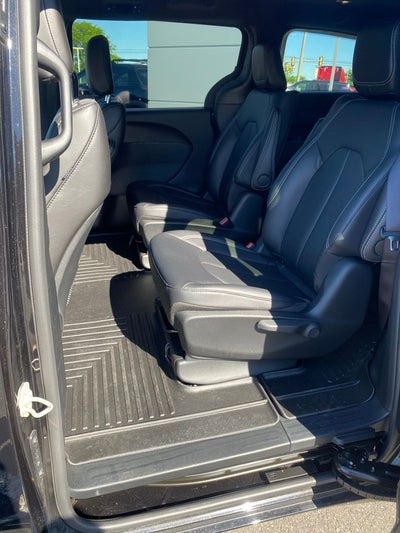 2025 Chrysler Pacifica Hybrid Select