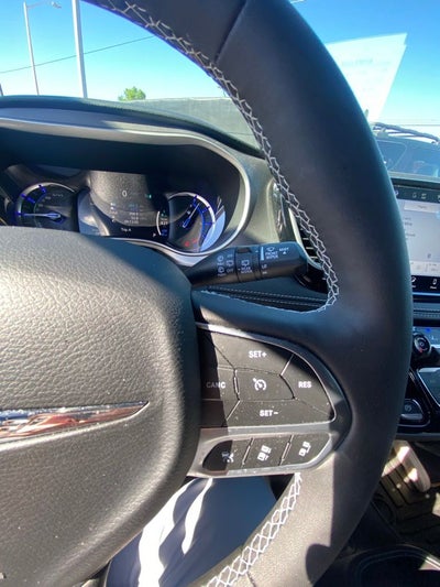 2025 Chrysler Pacifica Hybrid Select