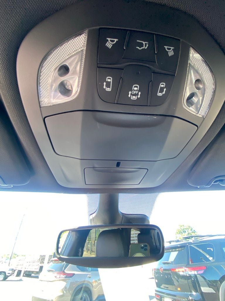 2025 Chrysler Pacifica Hybrid Select