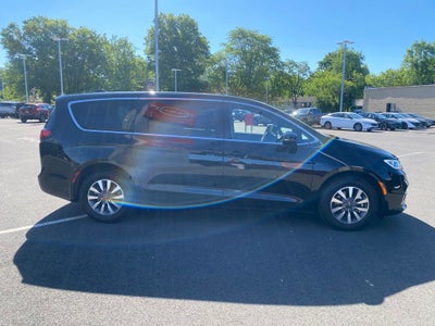 2025 Chrysler Pacifica Hybrid Select