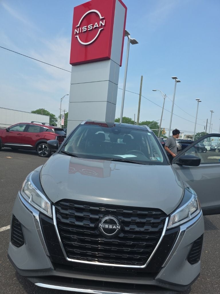 2023 Nissan Kicks SV