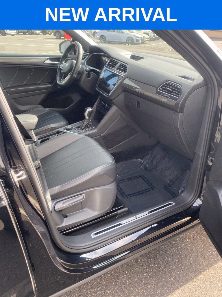 2023 Volkswagen Tiguan 2.0T SE R-Line Black