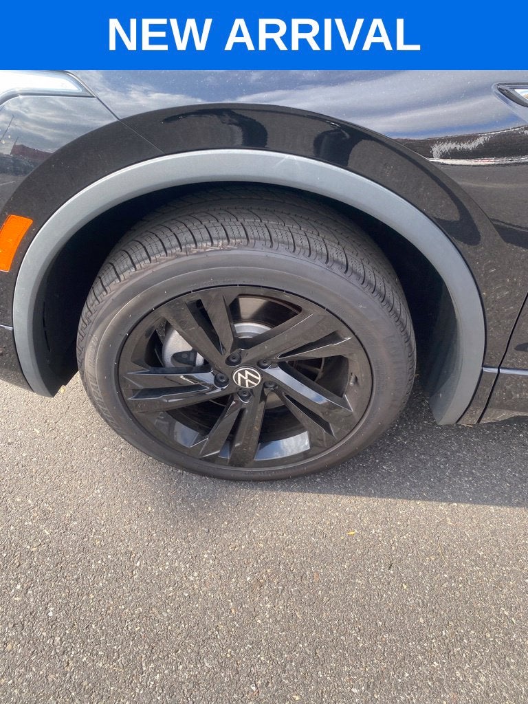 2023 Volkswagen Tiguan 2.0T SE R-Line Black