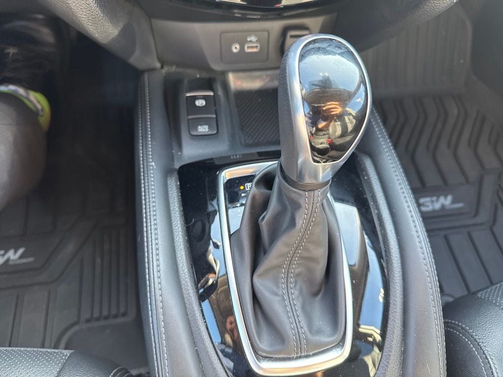 2020 Nissan Rogue SL